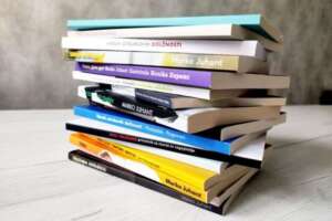 Mi pila de libros superventas que han ayudado a más de 100 000 padres a educar mejor a sus hijos